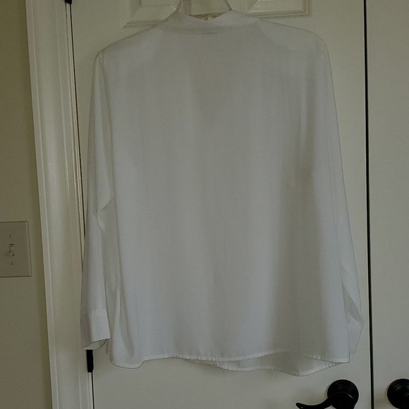 Cream Notations Blouse. - Picture 3 of 3